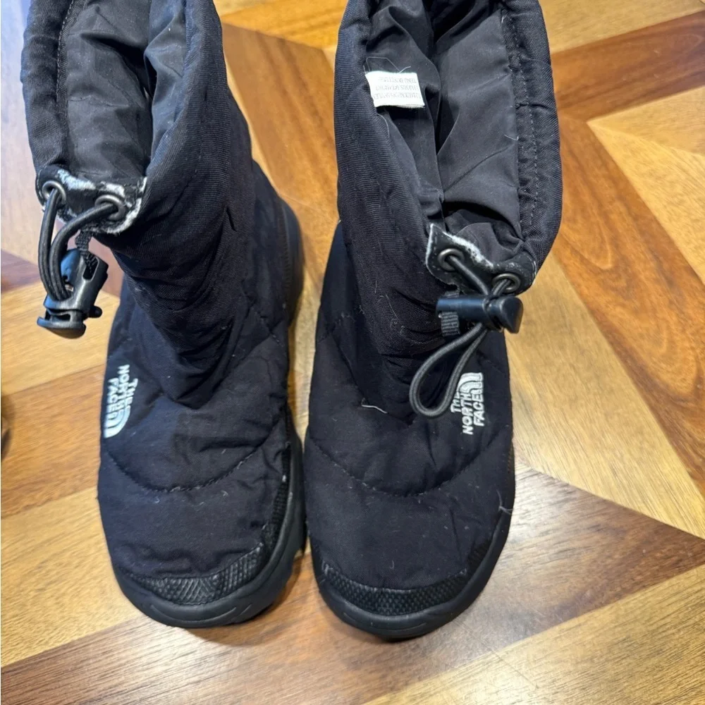 The North Face Black Quilted 700 Goose Down Insulated Winter Boots Preowned